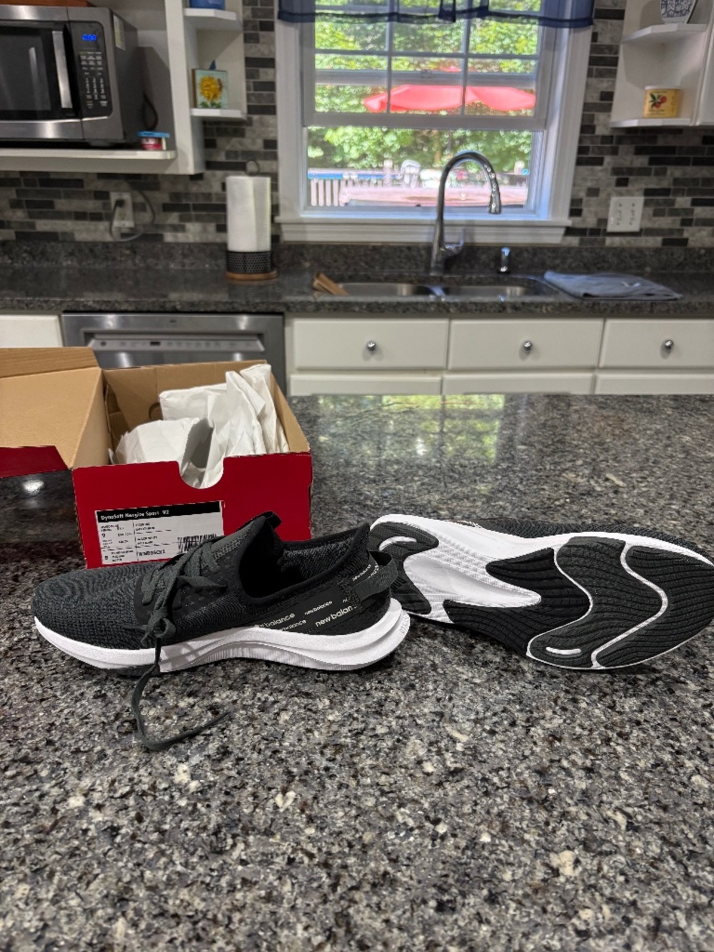 Women’s New Balance Sneaker Black